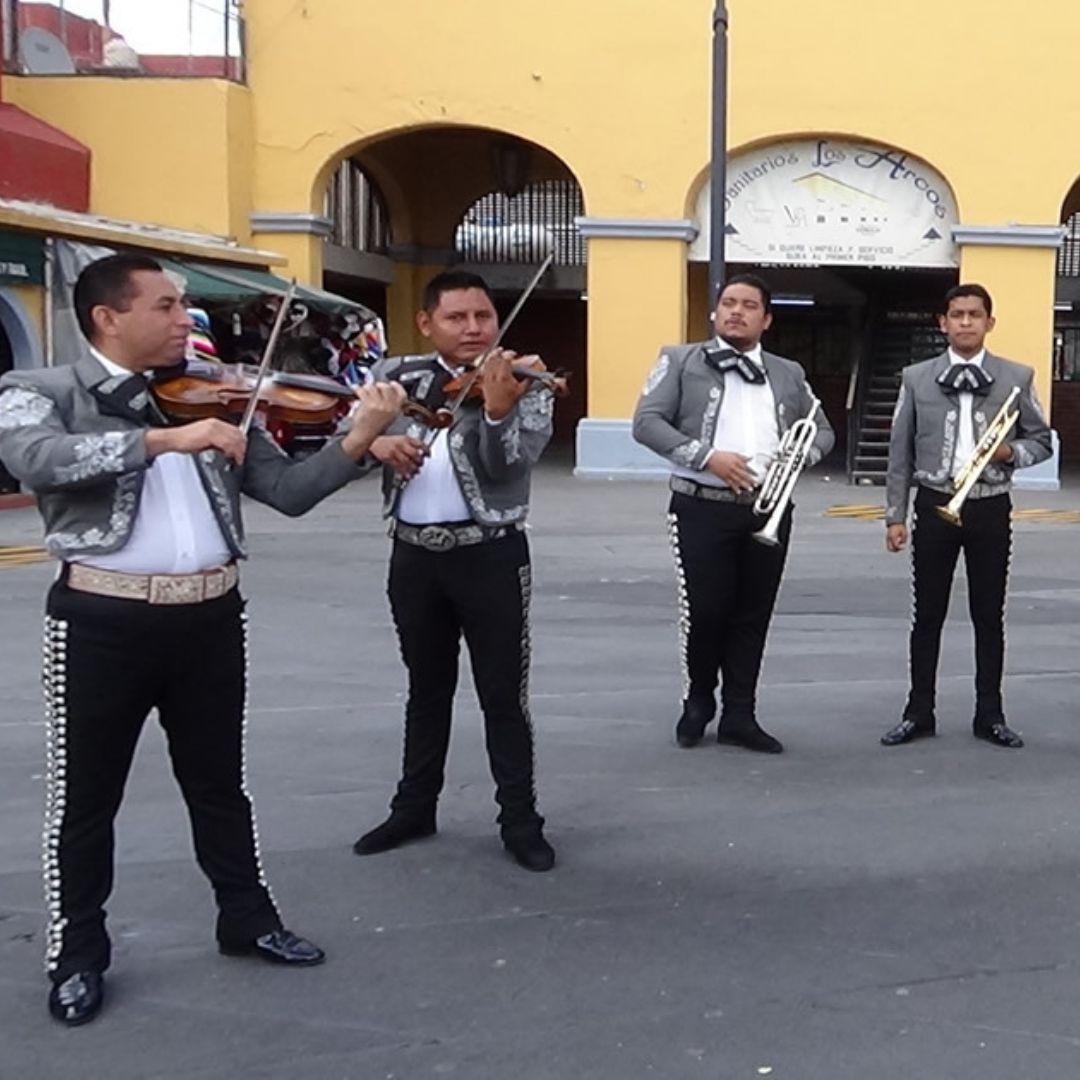 serenata economica en Tlalnepantla